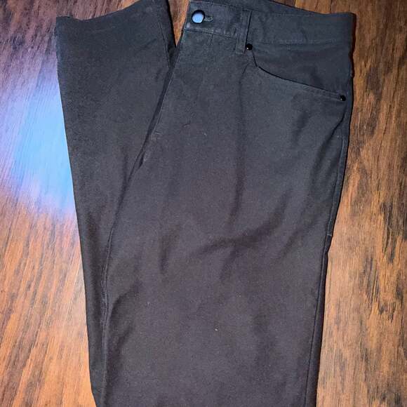 Lululemon ABC pant - Picture 2 of 6